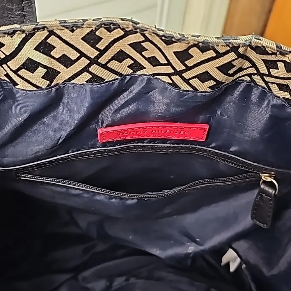 Tote Bag by Tommy Hilfiger Signature Print Black Beige with Goldtone Hardware
